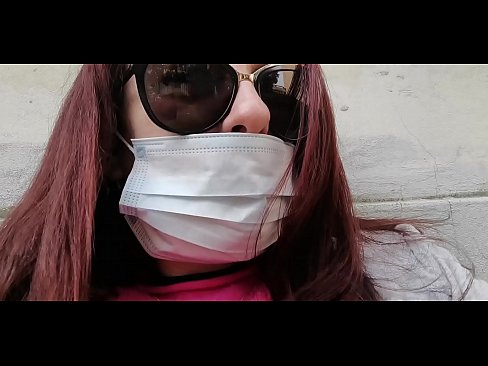 ❤️ Николетта мстит своему соседу и писает в его гараже (Специальный Covid19 Итальянский карантин) ❤️❌ Видео ебли на нашем сайте ❌❤